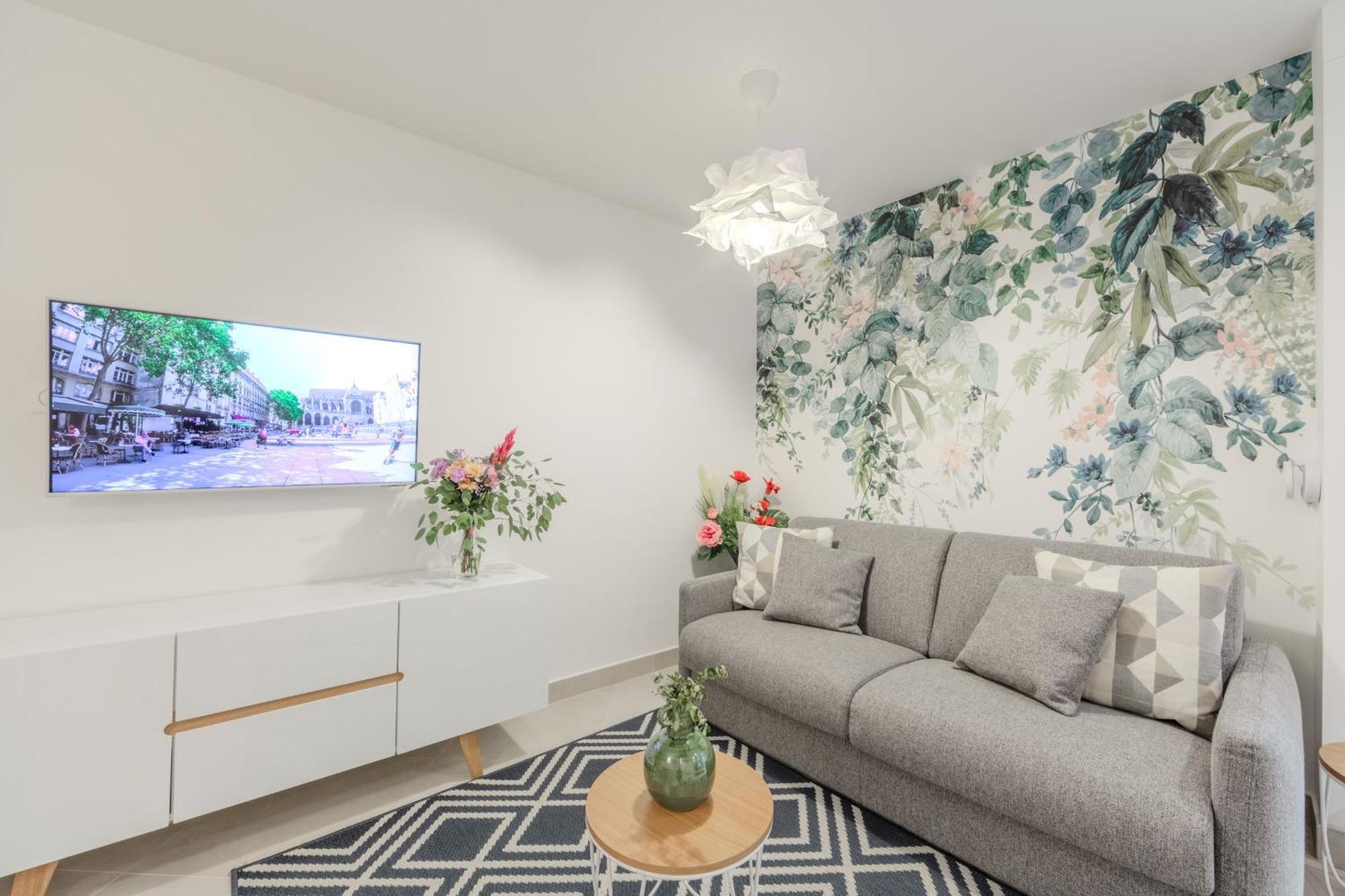 One-Bedroom Apartment with Terrace - Ground Floor
